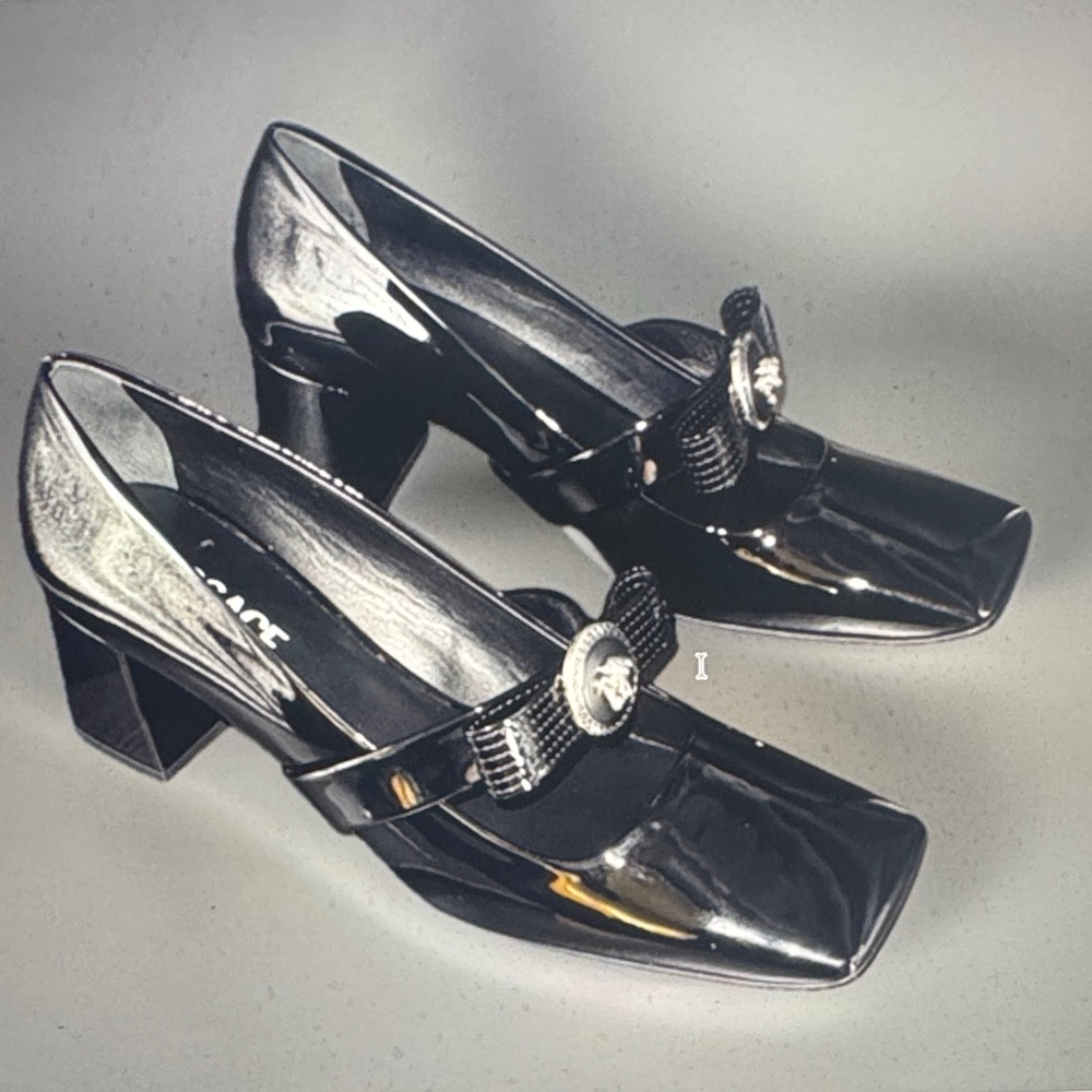 Versace Gianni Ribbon patent leather ballet flats -NIB 39